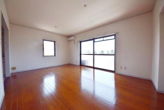 居室・リビング　★明るいリビングです★