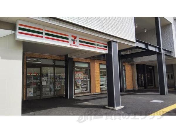 コンビニ　セブンイレブン　ハートインJR彦根駅北口店（コンビニ）まで330m