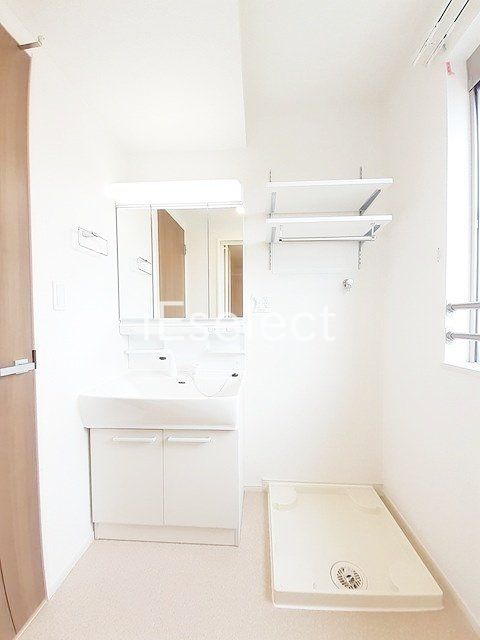 洗面設備　忙しい朝に便利な洗髪洗面化粧台