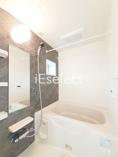 バス・シャワールーム　便利な追い焚き機能や浴室乾燥機付き