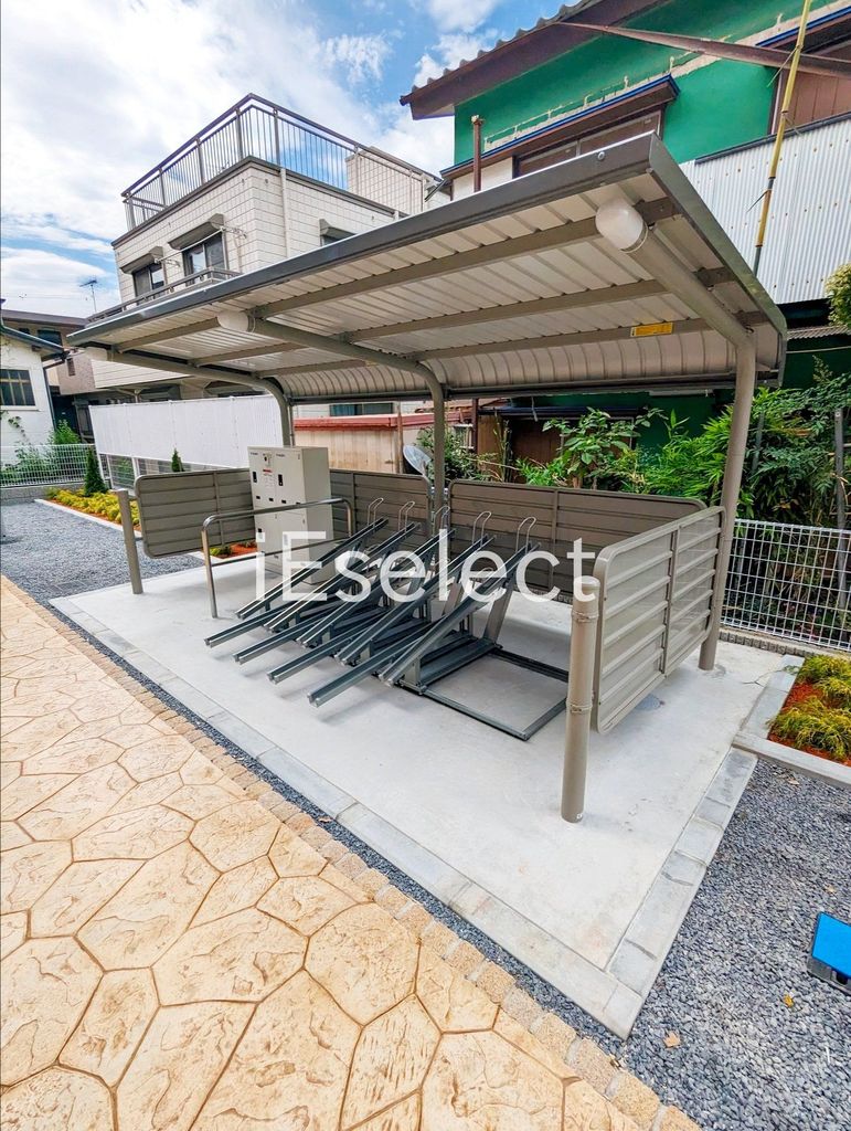 その他共有部分　屋根付き駐輪場