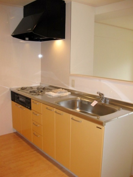 キッチン　3口コンロ付のシステムキッチン！