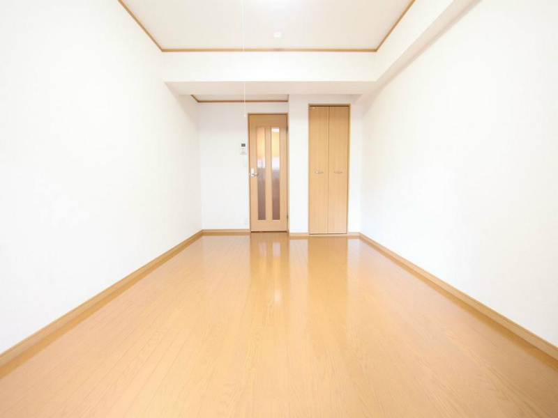 居室・リビング　洋室9.2帖　クローゼット付（収納充実してます）