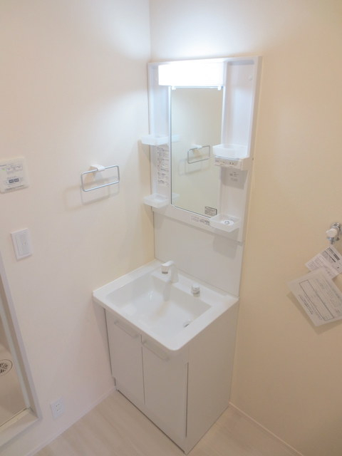 洗面設備　同間取の別号室の写真になります。