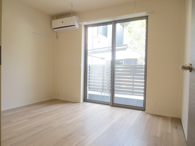 居室・リビング　同間取の別号室の写真になります。