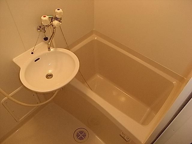 バス・シャワールーム　浴室乾燥機付き