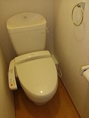 トイレ　温水洗浄便座