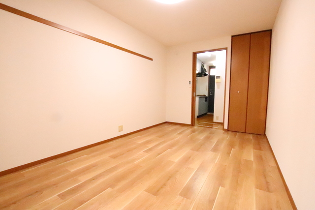 居室・リビング　※同物件、別号室の為参考写真になります。