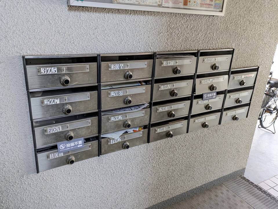 エントランス　メールBOX