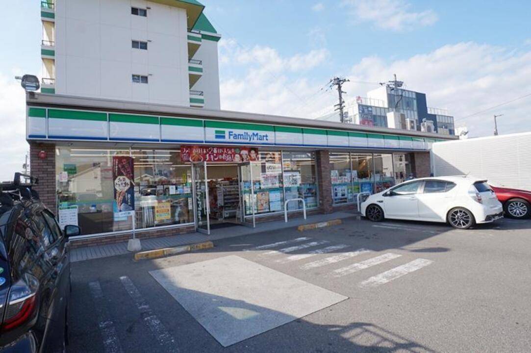 コンビニ　ファミリーマートキスケPAO小坂／S店（コンビニ）まで452m