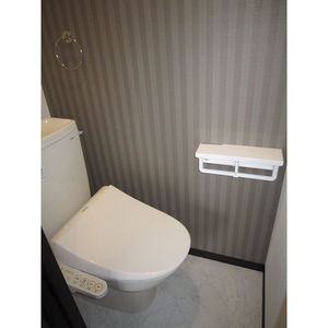 トイレ　温水洗浄便座