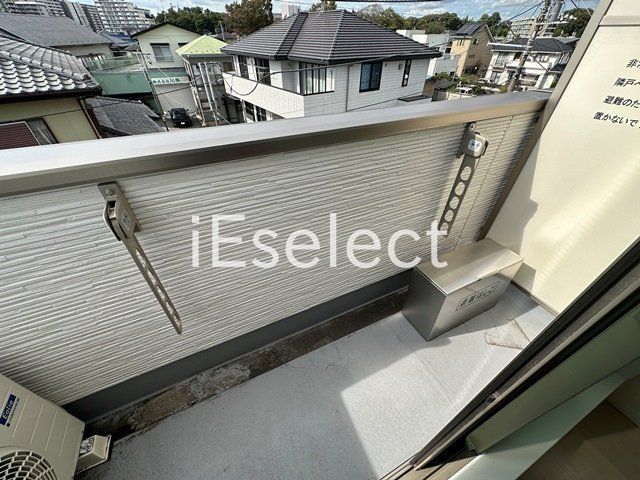 バルコニー　洗濯物も干せますね。