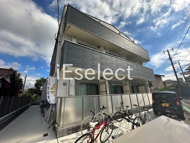 建物外観　駐車場