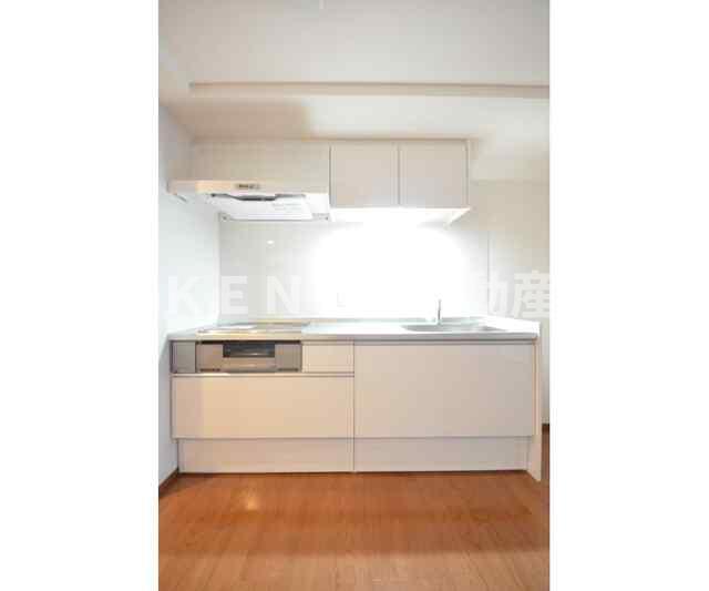 キッチン　コンパクトなキッチンで掃除もラクラク