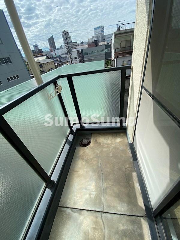 バルコニー　お洗濯にも便利なバルコニー付き