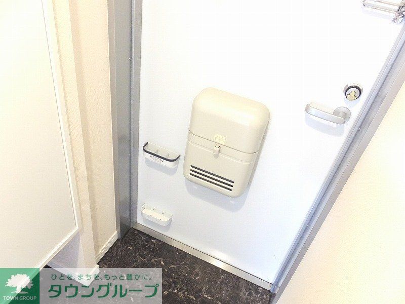 玄関　ありそうでなかった傘立てスペースをご用意致しました。