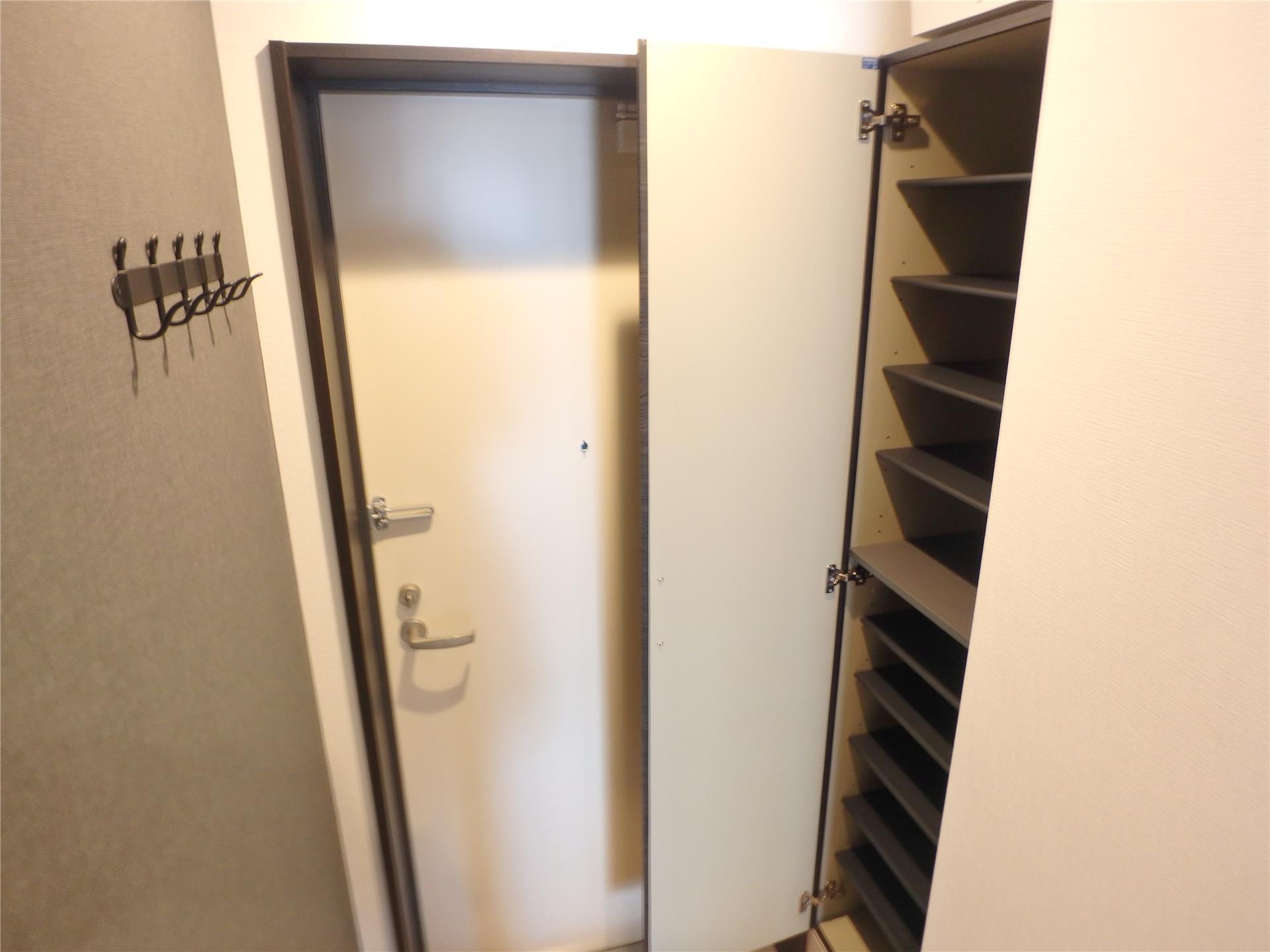 玄関　シューズボックス付きの玄関です