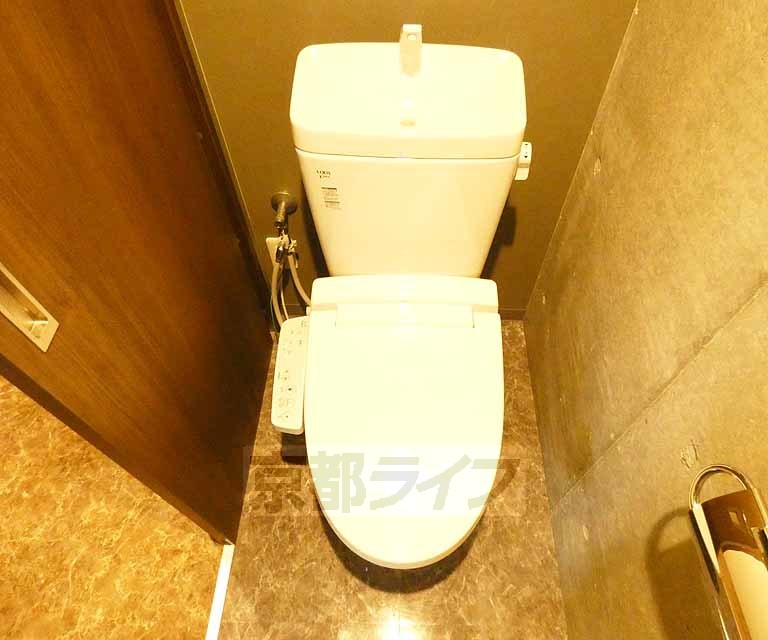 トイレ　ウォシュレット付きです。