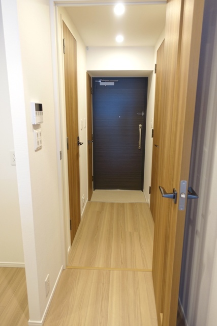 玄関　※写真は同タイプ住戸です。