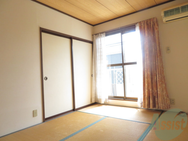 その他部屋・スペース　お隣の和室です。こちらにも良く陽が入ってきます。