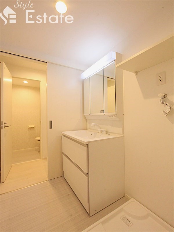 洗面設備　脱衣場　独立洗面台