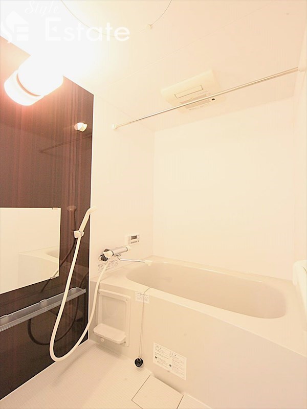 バス・シャワールーム　バスルーム