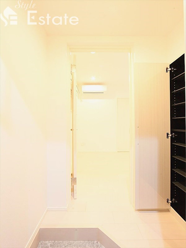 玄関　玄関　シューズボックス