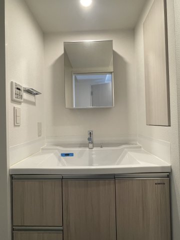 洗面設備　コンパクトで使いやすい洗面所