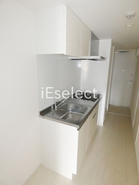 キッチン　広々したシステムキッチンです