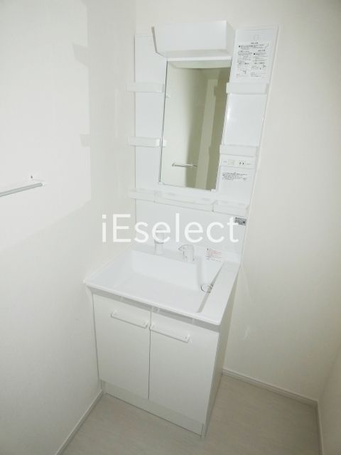 洗面設備　毎朝の身支度に便利な独立洗面台です