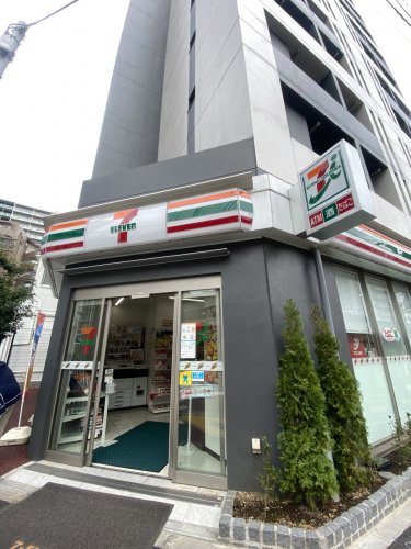 コンビニ　セブン-イレブン 板橋本町駅東店（コンビニ）まで440m