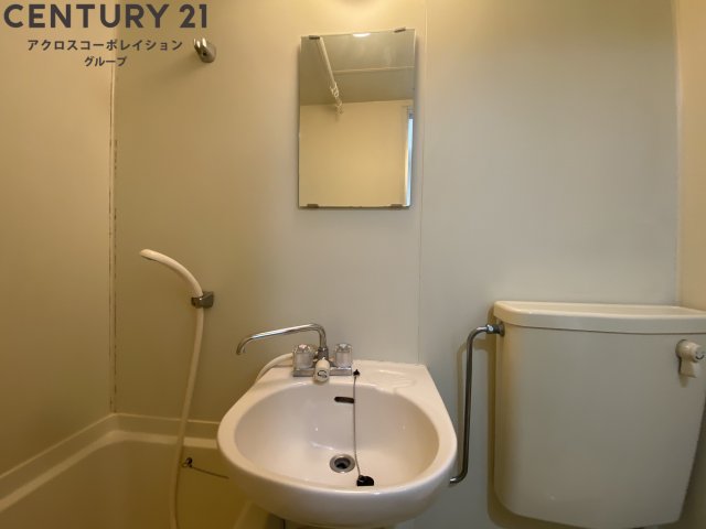 洗面設備　浴室内に洗面台付き！