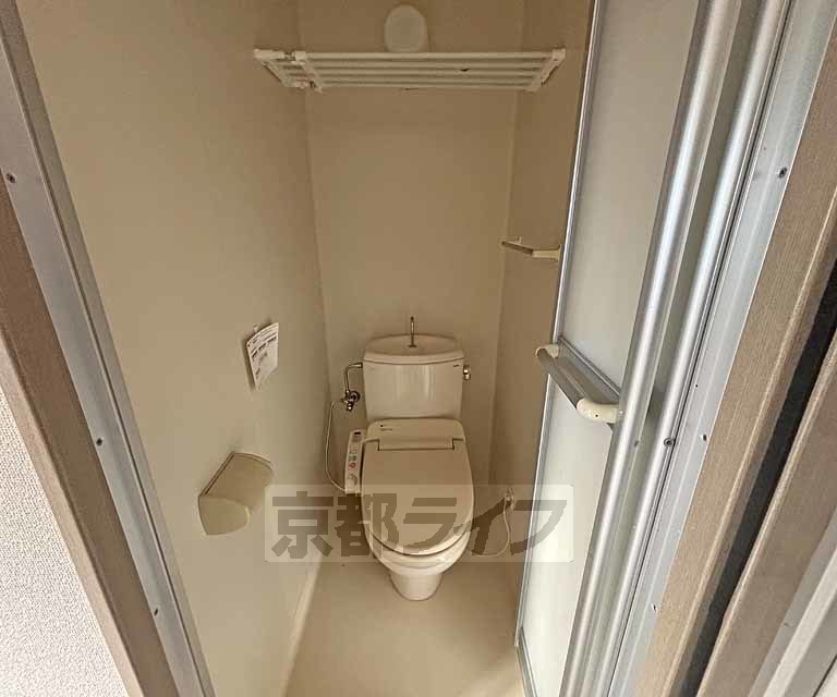 トイレ　ウォシュレット付きです