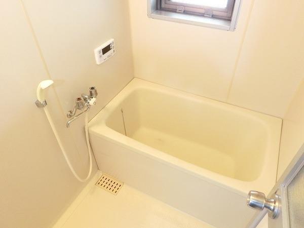 バス・シャワールーム　キレイにリフォームされています！