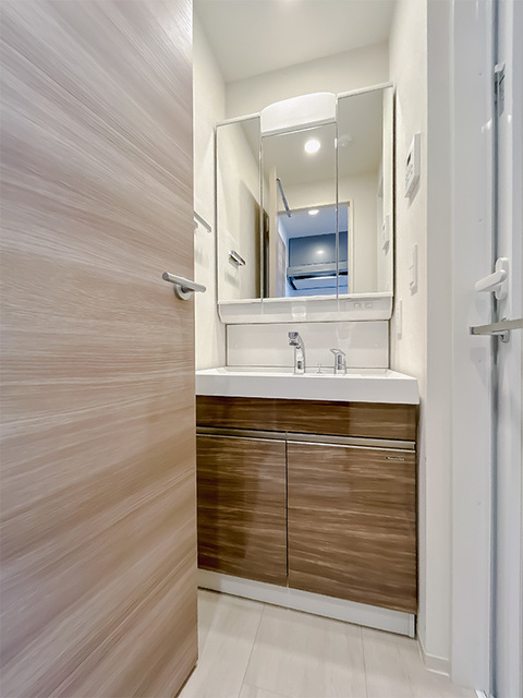 洗面設備　※写真は同タイプ住戸です。