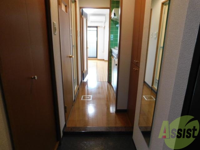 玄関　シューズボックス付きの玄関です。