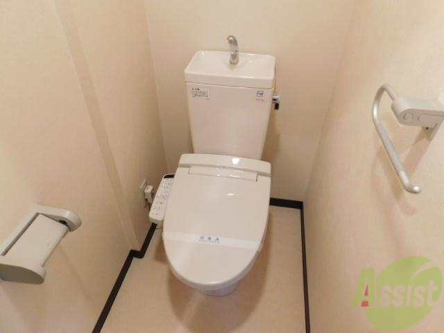 トイレ　洗浄便座付きます