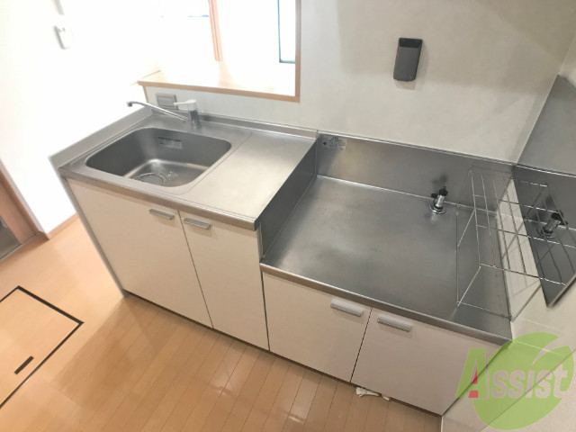 キッチン　ガスコンロはお好きなものを置けますよ～。