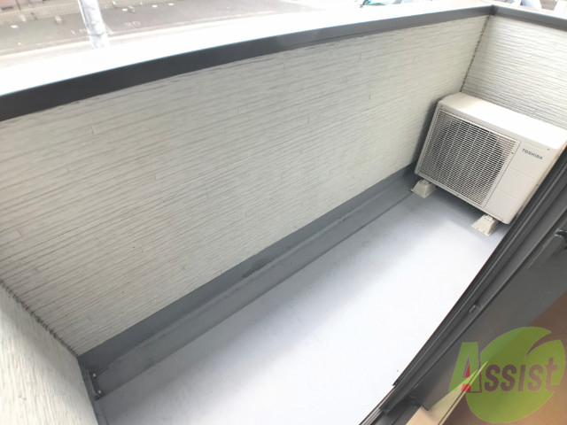 バルコニー　お天気のいい日はバルコニーで洗濯物も干せますよ。