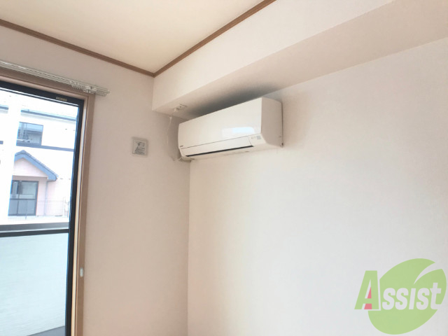 その他設備　あらかじめエアコンがついています。夏も冬も快適ですよ。