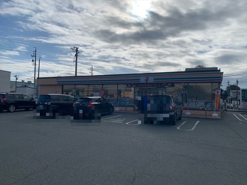 コンビニ　セブンイレブン 豊川桜町店（コンビニ）まで476m