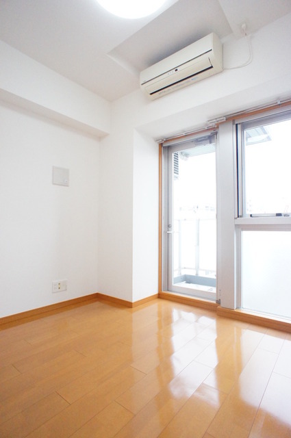 居室・リビング　洋室５．４畳※前回募集時のお写真です