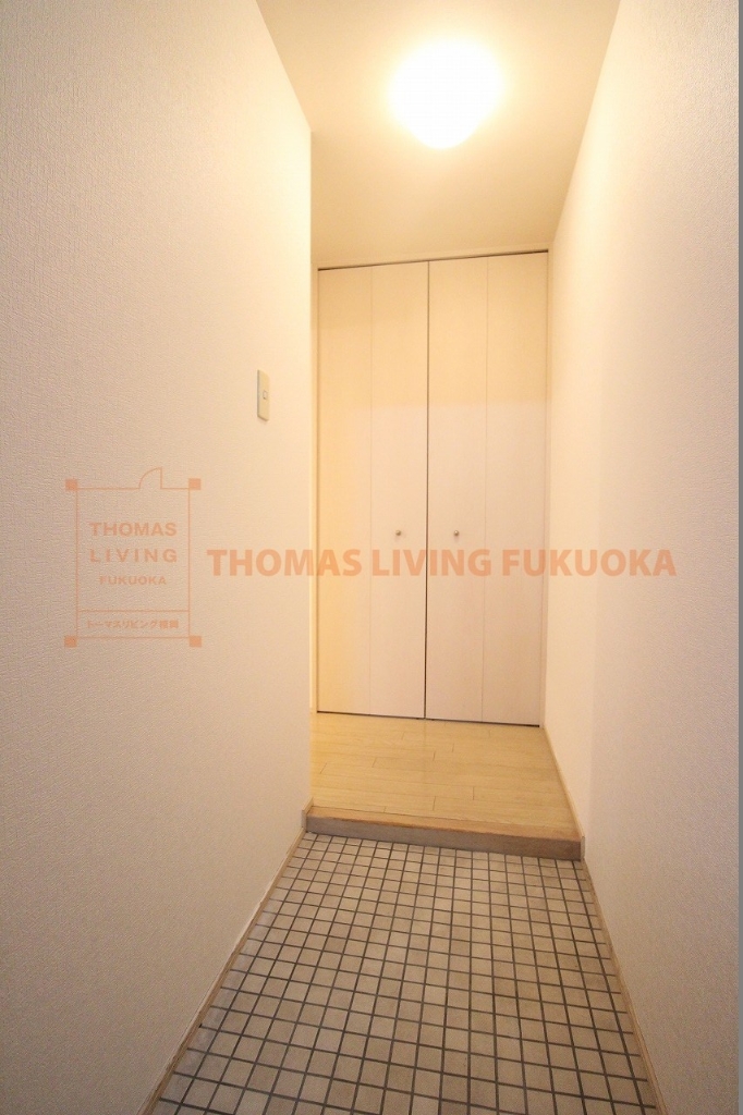 玄関　奥行があり広い玄関です。