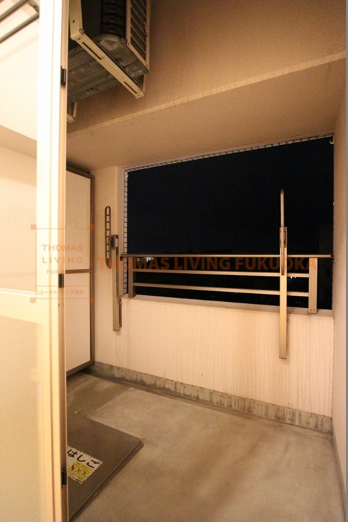 バルコニー　屋根付きのベランダです。