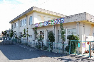 幼稚園・保育園　泊山幼稚園（幼稚園・保育園）まで555m