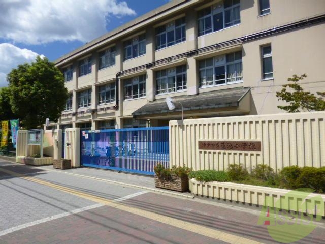 小学校　神戸市立蓮池小学校（小学校）まで449m