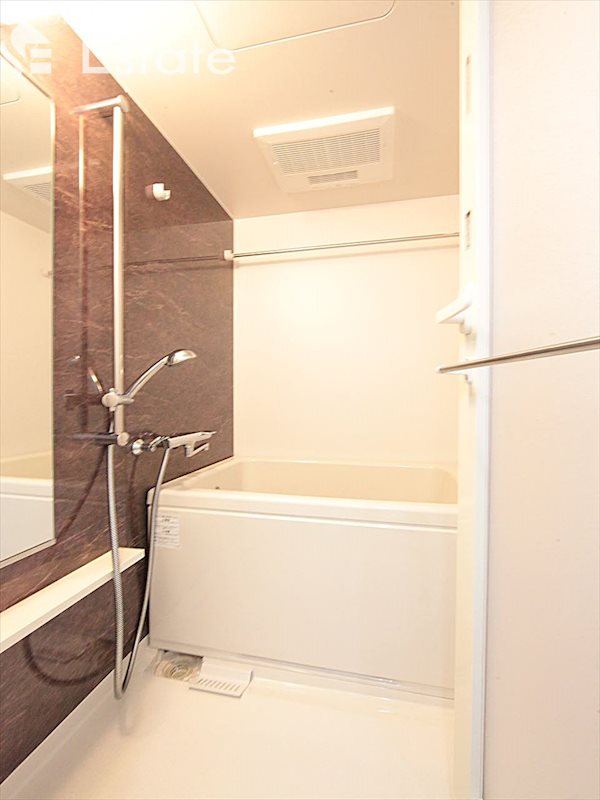 バス・シャワールーム　バスルーム