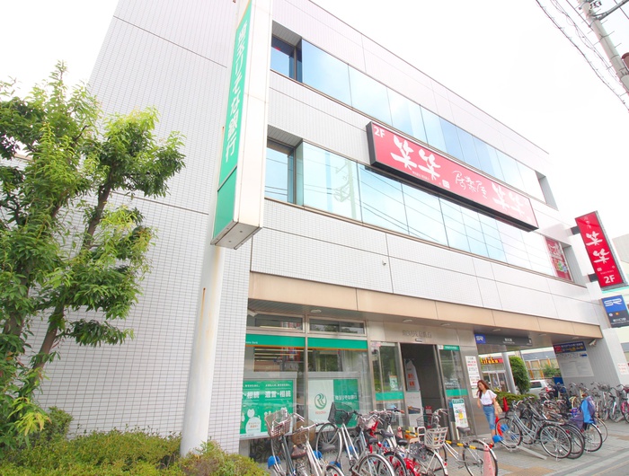 銀行　埼玉りそな銀行（銀行）まで560m