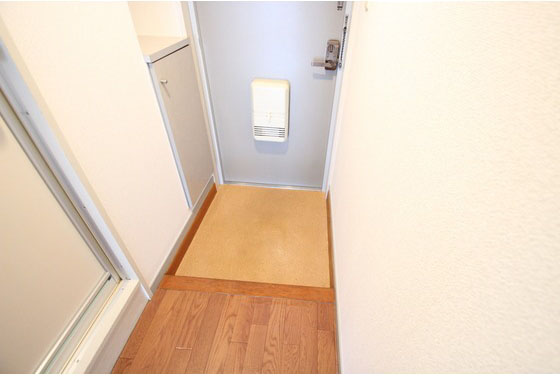 玄関　※別部屋の写真です