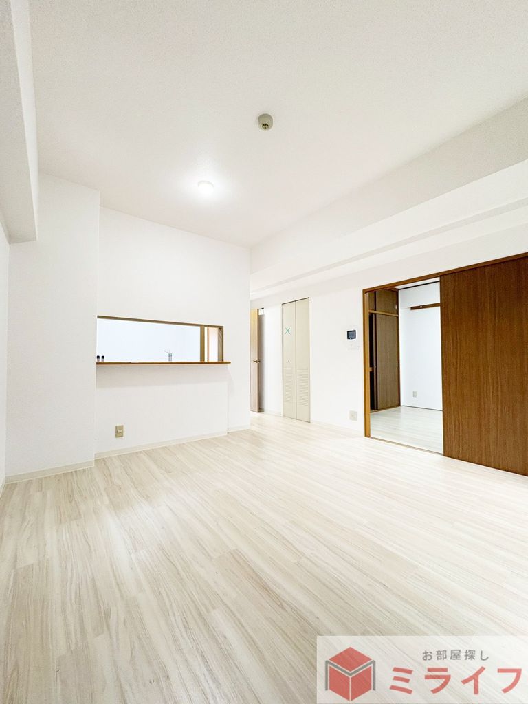 居室・リビング　せるキッチン”が主役のスタイリッシュ3LDK